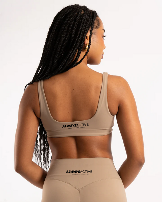 Minimalist Scoop Crop