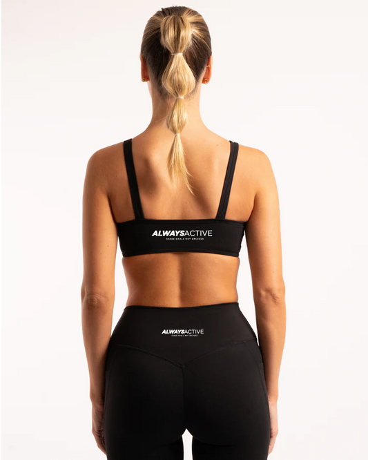 Minimalist Contour Crop