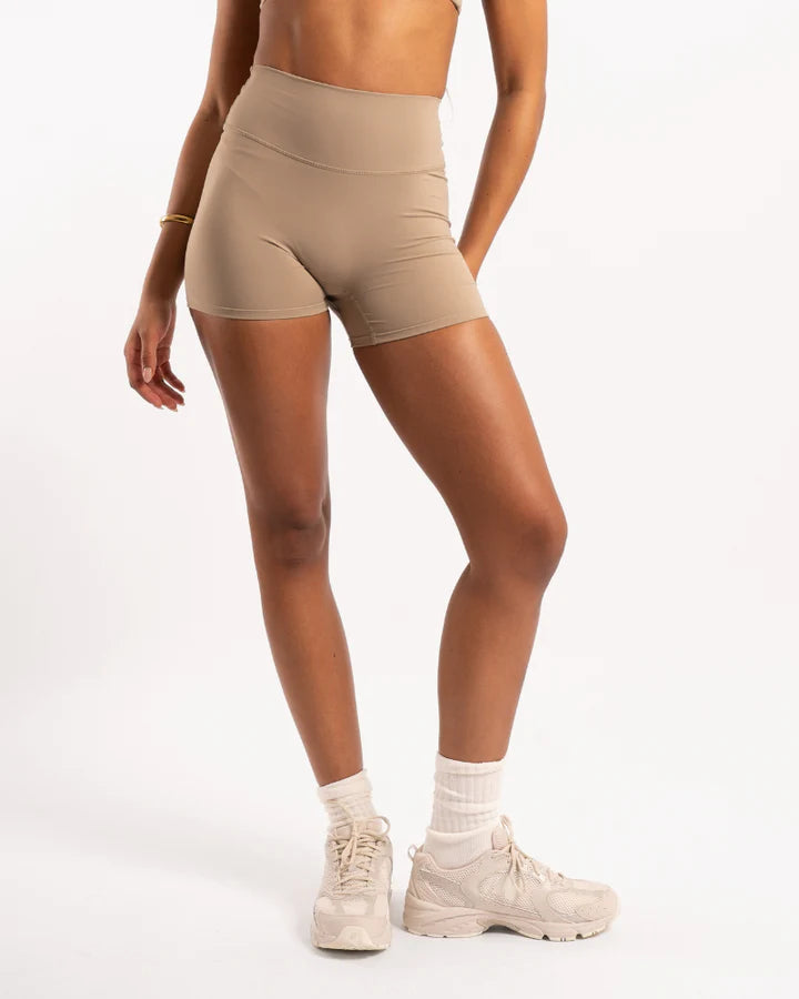 Minimalist Shorts - Latte